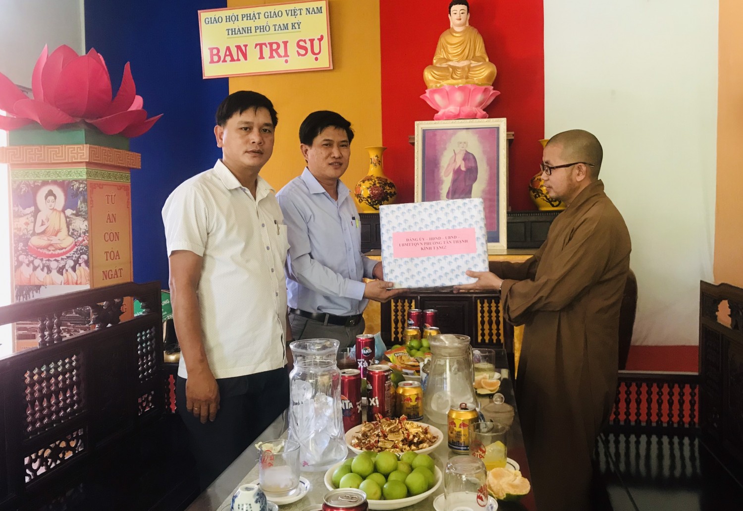 Lãnh đạo Đảng ủy – HĐND – UBND – UBMTTQ Việt Nam phường Tân Thạnh thăm các cơ sở phật giáo nhân mùa Vu Lan.