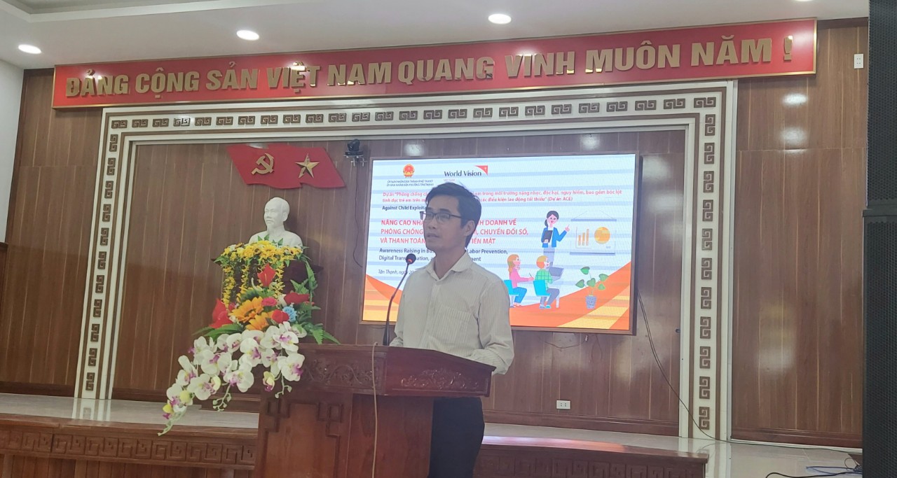 Ông Phan Thanh An - Trưởng ban điều phối dự án phát biểu tại buổi truyền thông
